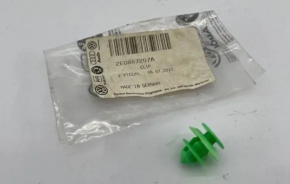 Volkswagen Crafter Other front door trim element 2E0867207A