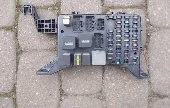 Ford Mondeo Mk III Fuse box set 4S7T-14A073-AA