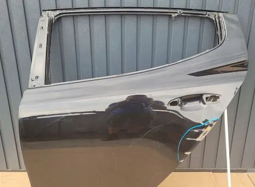 KIA Stinger Rear door