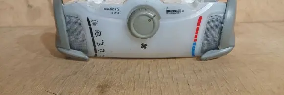 Peugeot 107 Climate control unit 69617003Q 69610003 559000H010