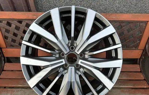 Nissan X-Trail T33 R20 alloy rim 
