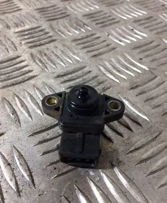 Mitsubishi Eclipse Air pressure sensor MD305600 E1T19172