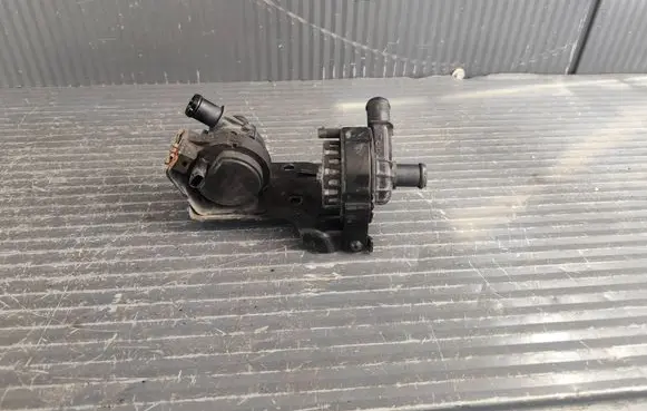 Skoda Octavia Mk4 Electric auxiliary coolant/water pump 3Q0965567E 2Q0965567A