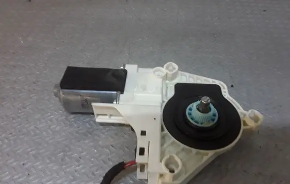Audi A5 8T 8F Rear door window regulator motor 8K0959802A