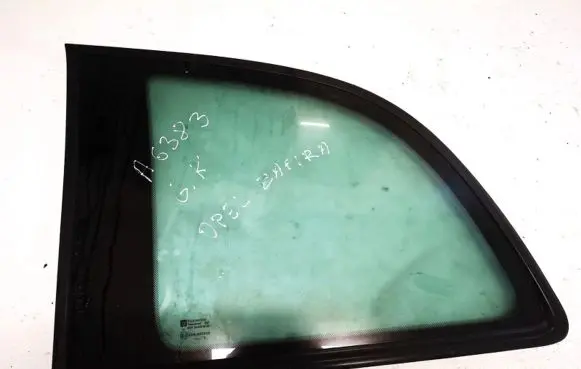 Opel Zafira A Rear side window