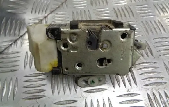 Fiat Punto (188) Front door lock