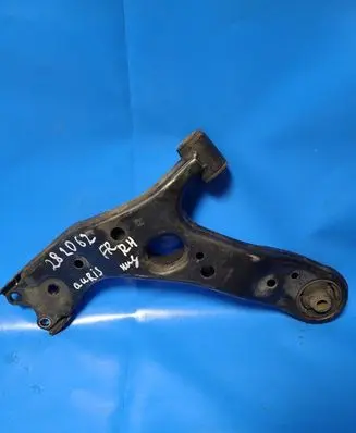 Toyota Auris 150 Front lower control arm/wishbone 4806802130