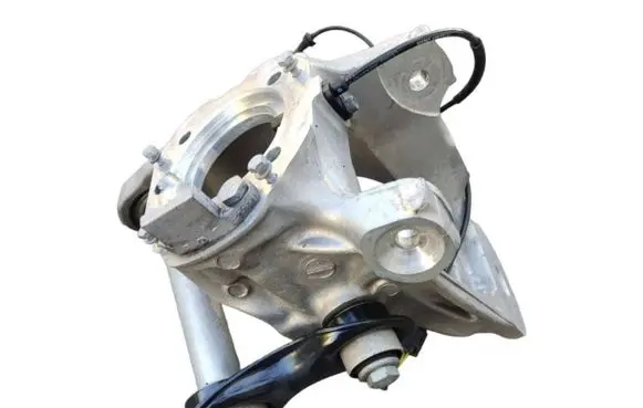 Rear wheel hub spindle/knuckle