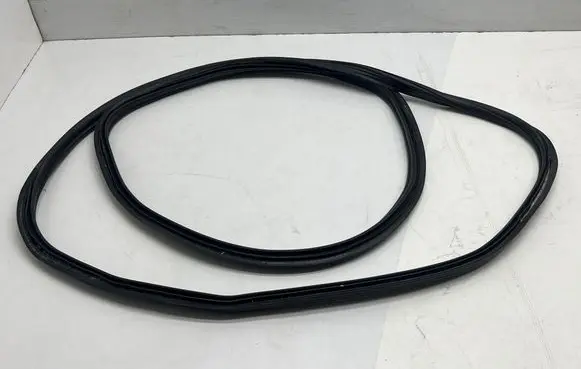 Porsche Cayenne (92A) Trunk rubber seal (body) 7P5827705G