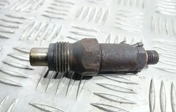 Peugeot 405 Fuel injector LCR6735201D