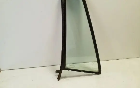 Opel Frontera A Rear vent window glass 