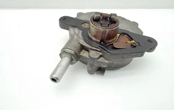 Mercedes-Benz C W204 Vacuum pump A2712301665 2070101008A