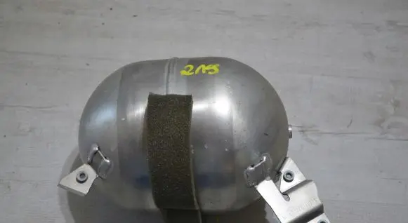 Vacuum air tank