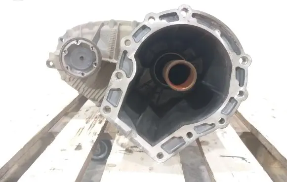 Gearbox transfer box case