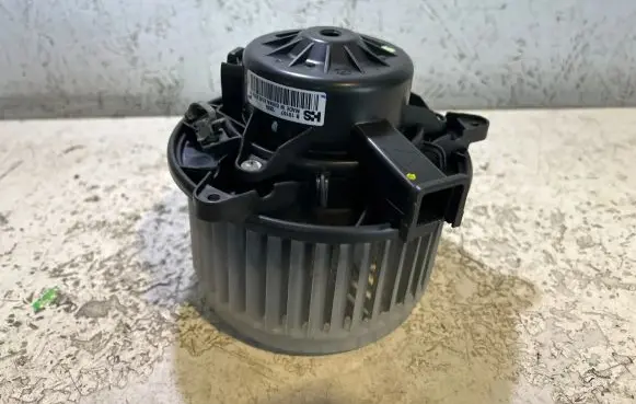 Opel Meriva B Heater fan/blower 5242673401 101571209