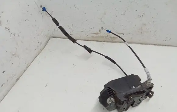 Citroen C4 II Picasso Front door lock 9810310480