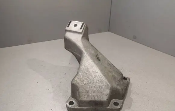 Audi A6 S6 C5 4B Engine mounting bracket 8D0199307K LEG231 GJ291