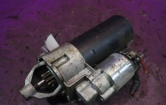 Audi A4 S4 B5 8D Starter motor 