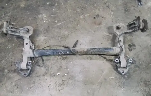 Opel Zafira B Rear axle beam 