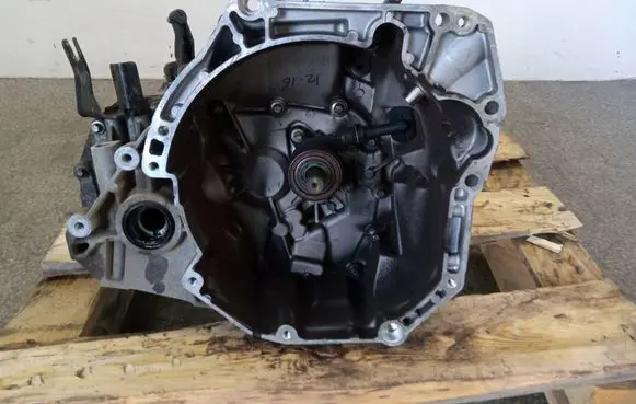 Nissan Micra Manual 5 speed gearbox JH3303