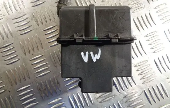 Volkswagen PASSAT B7 Fuse box set 7N0937311