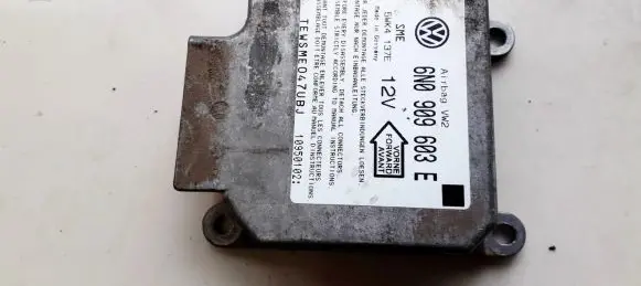 Volkswagen Golf III Airbag control unit/module 6N0909603E 5WK4137E