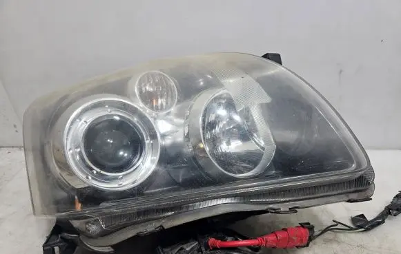 Toyota Avensis T250 Headlight/headlamp