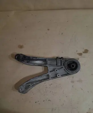 Volvo S70 V70 V70 XC Engine mount bracket 9434250 CC587 E0582
