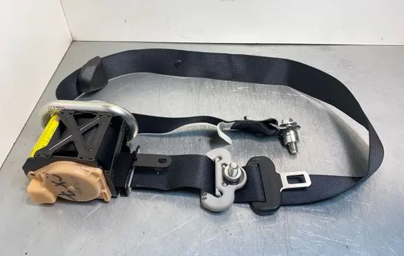 Mazda CX-7 Front seatbelt 0436047 L1249 B8219T