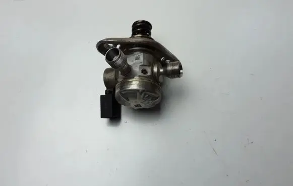 Dacia Jogger Fuel injection high pressure pump 166303162R