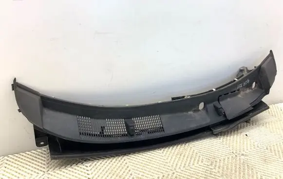 Toyota Yaris Cross Wiper trim 557080D520