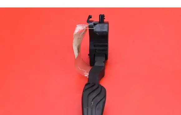 Nissan Qashqai Accelerator throttle pedal 180026UA0B