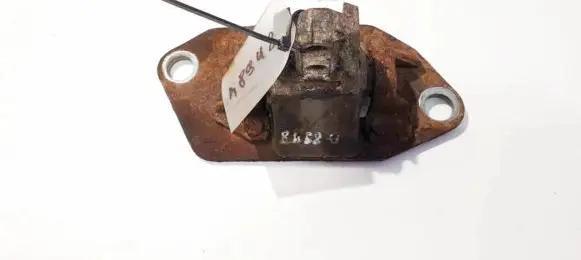 Volvo XC90 Engine mount bracket 8624757