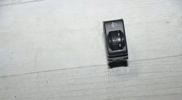 Mercedes-Benz CLS C219 Headlight level height control switch
