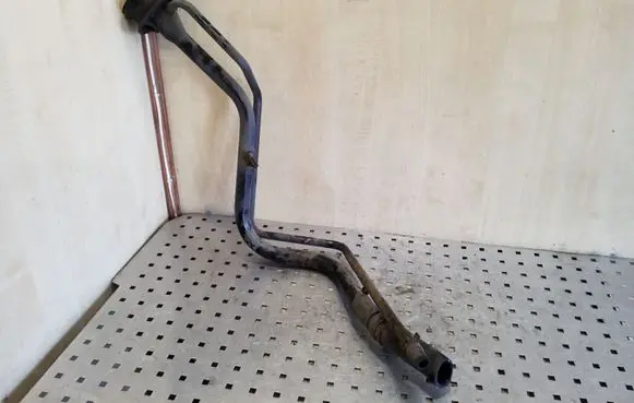 Mazda 3 II Fuel tank filler neck pipe 