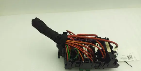 Volkswagen Jetta VI Fuse module 5C0937819K 4H0951253C