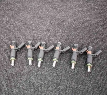 Mercedes-Benz CLK A209 C209 Fuel injectors set A2720780123