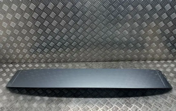 Tailgate/trunk spoiler