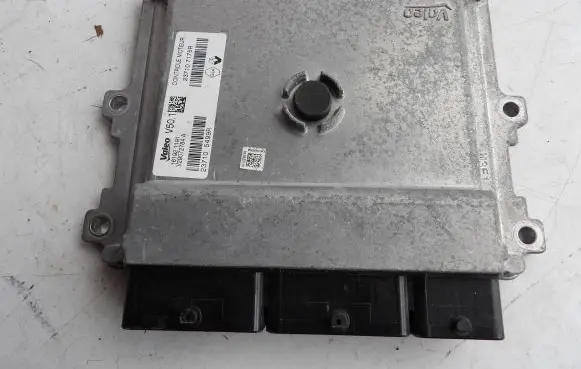 Renault Captur Engine control unit/module 237105499R V29072784A 237107175R