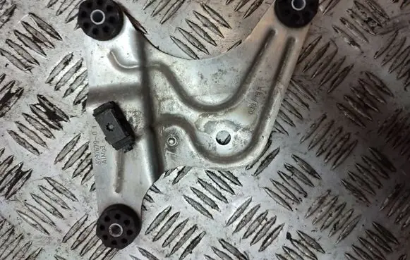 BMW 5 F10 F11 ABS pump bracket 6797679 679767901