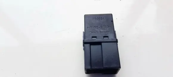 Volvo S40, V40 Other relay MB953382 V23074