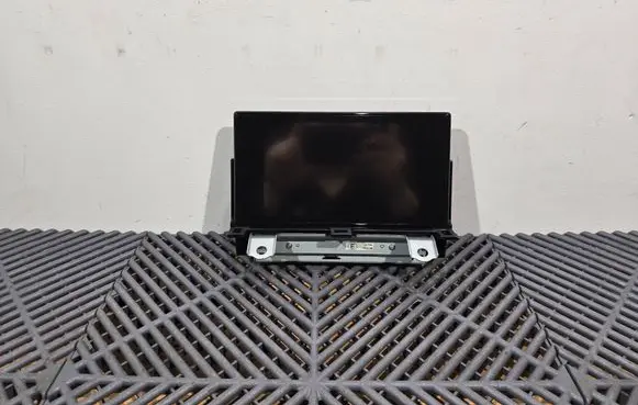 Lexus CT 200H Screen/display/small screen CVTS73J1AJ 10R037824 R31017ETC