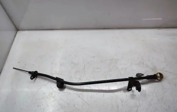 Peugeot 4007 Oil level dip stick 