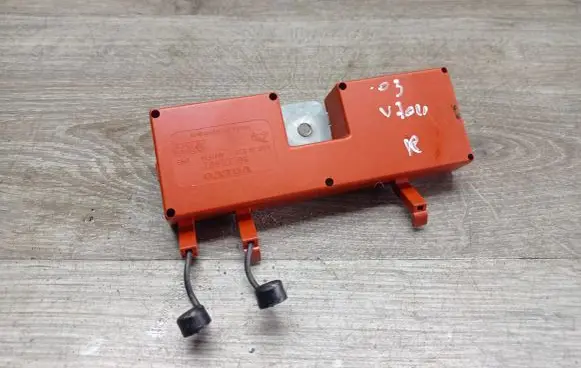 Volvo V70 Antenna control unit 8637602