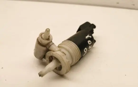 Chrysler Voyager Windscreen/windshield washer pump