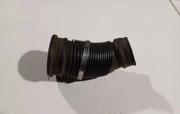 Opel Astra H Air intake hose/pipe 55355563