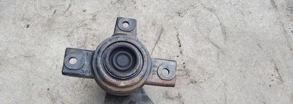 KIA Sorento Engine mount bracket