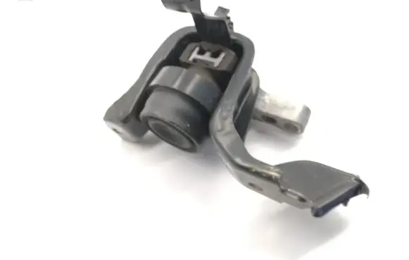Engine mount bracket