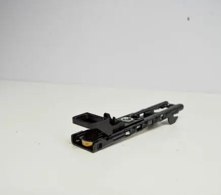 Volkswagen Tiguan Seat belt height adjuster 4M0857819