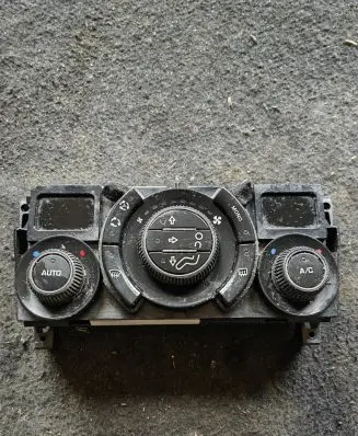 Peugeot 3008 I Climate control unit 96738322XT